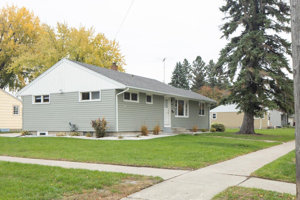 Photo of 1604 3rd Street S, Moorhead, MN 56560 (MLS # 7163745)