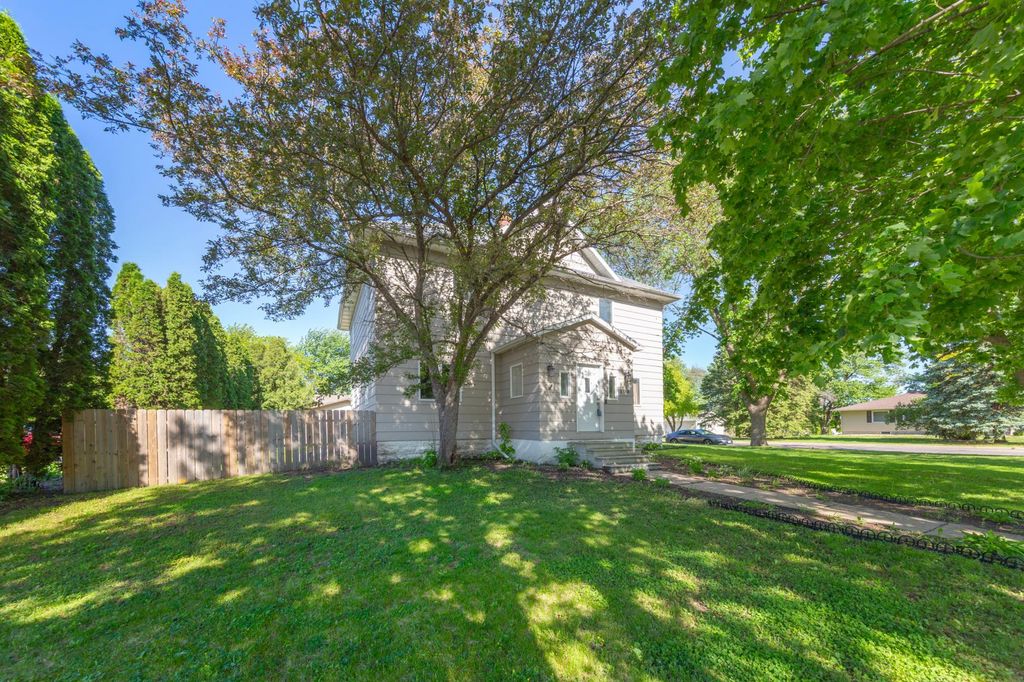 Photo of 108 1st Avenue NW, Mapleton, MN 56065 (MLS # 7083458)