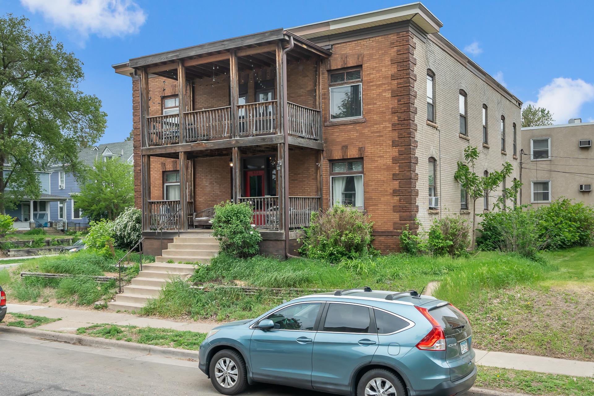 822 W 35th Street