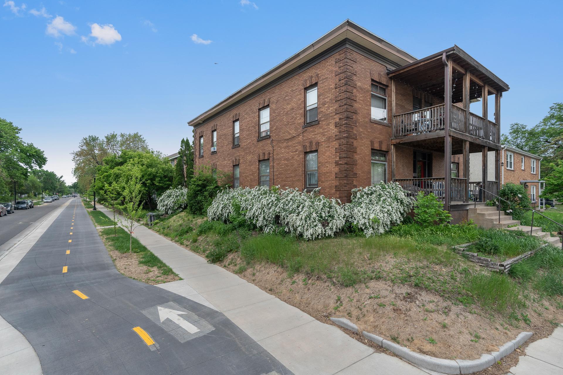 822 W 35th Street