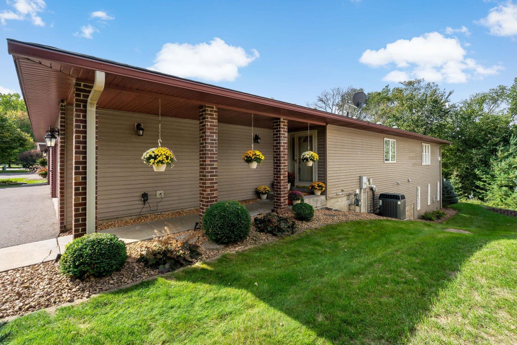Photo of 7161 Cahill Avenue, Inver Grove Heights, MN 55076 (MLS # 7149482)