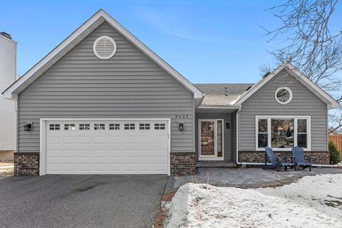 Photo of 9425 Barrington Road, Woodbury, MN 55125 (MLS # 6806791)