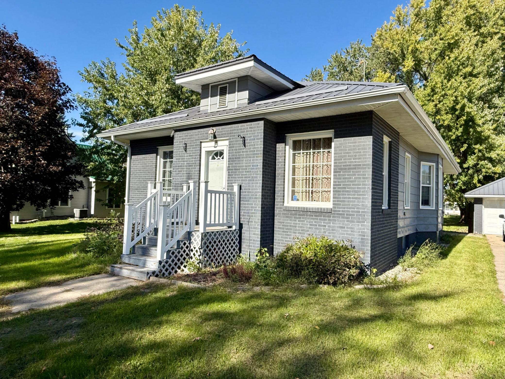 14 W Oak Street