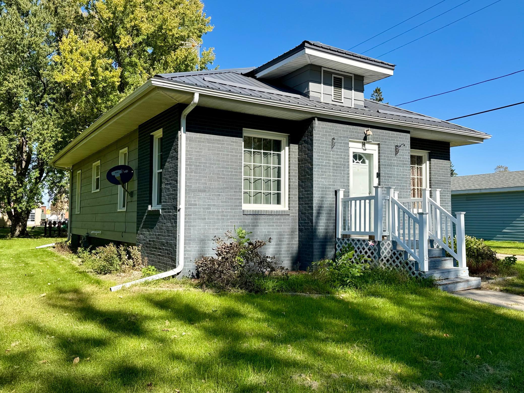 14 W Oak Street