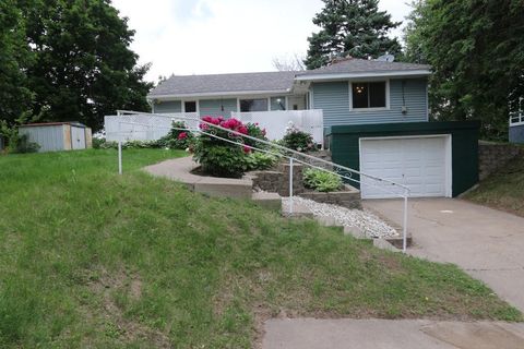 1256 Highway 36 W Roseville MN 55113