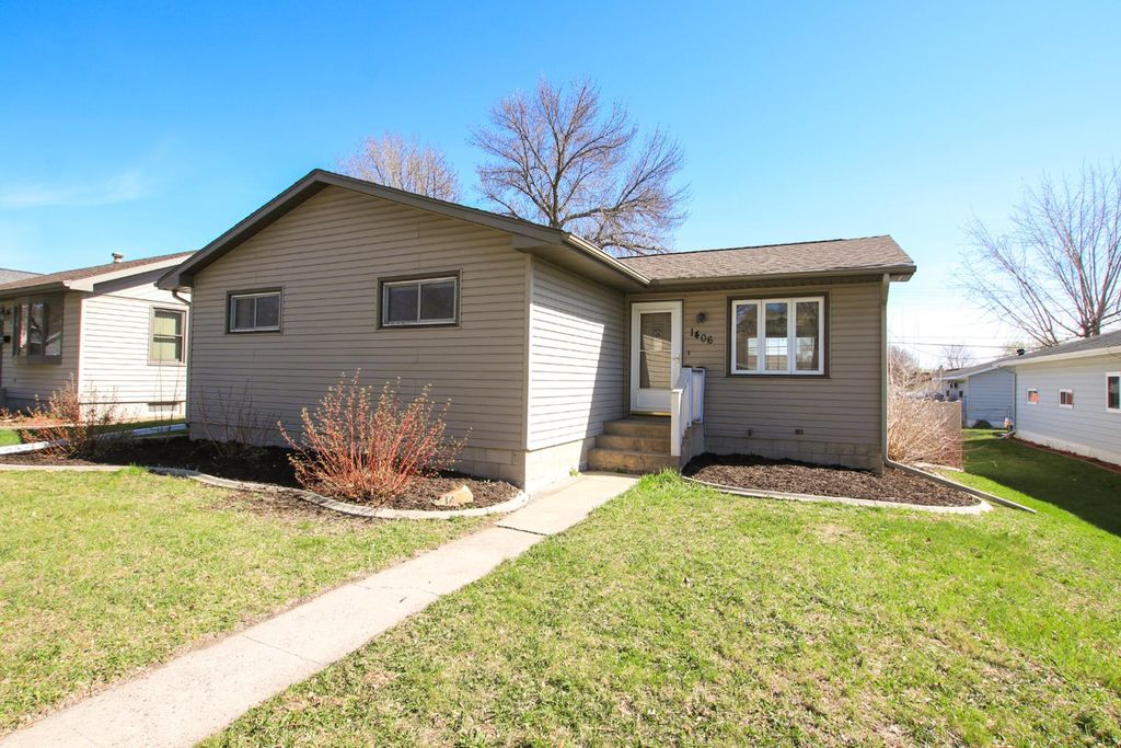 Photo of 1406 N Payne Street, New Ulm, MN 56073 (MLS # 7057251)