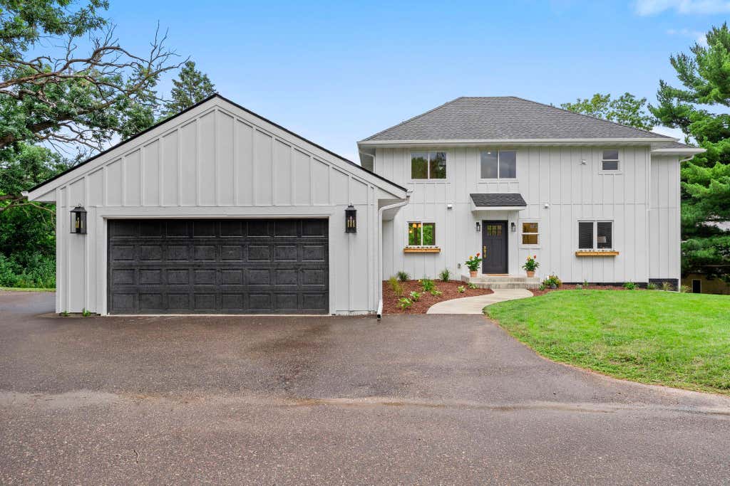 Photo of 6667 Moorland Drive, Eden Prairie, MN 55346 (MLS # 7088820)