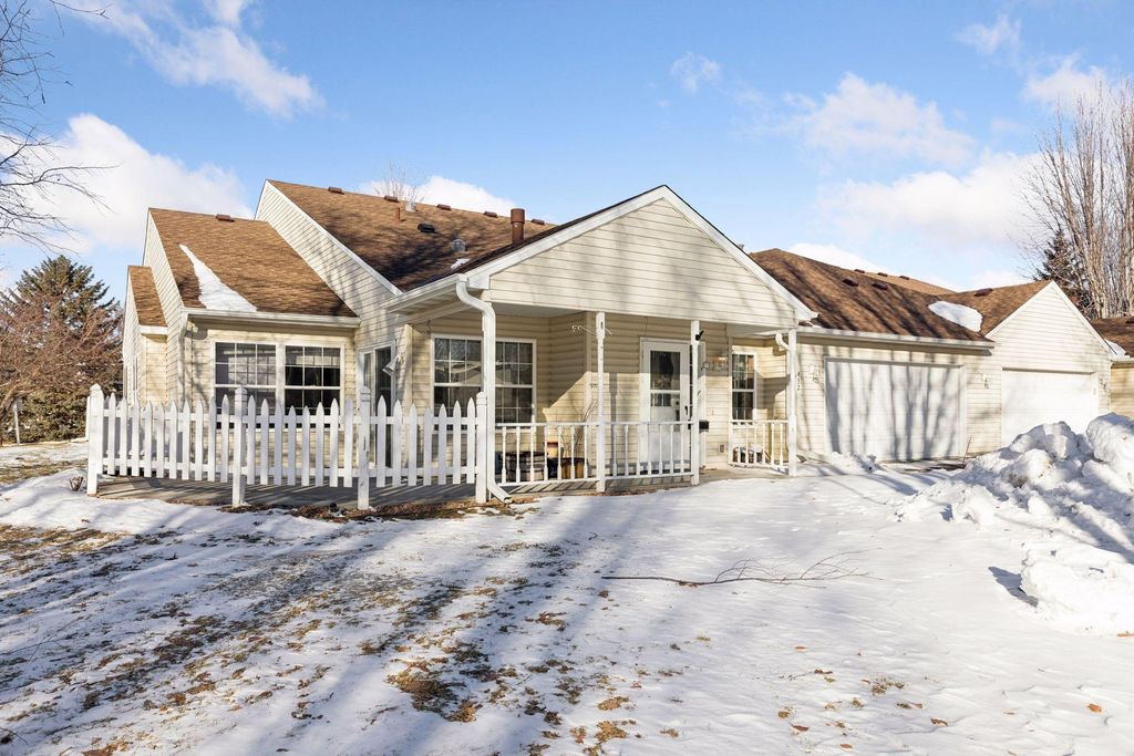 Photo of 432 Sarazin Street, Shakopee, MN 55379 (MLS # 6817973)