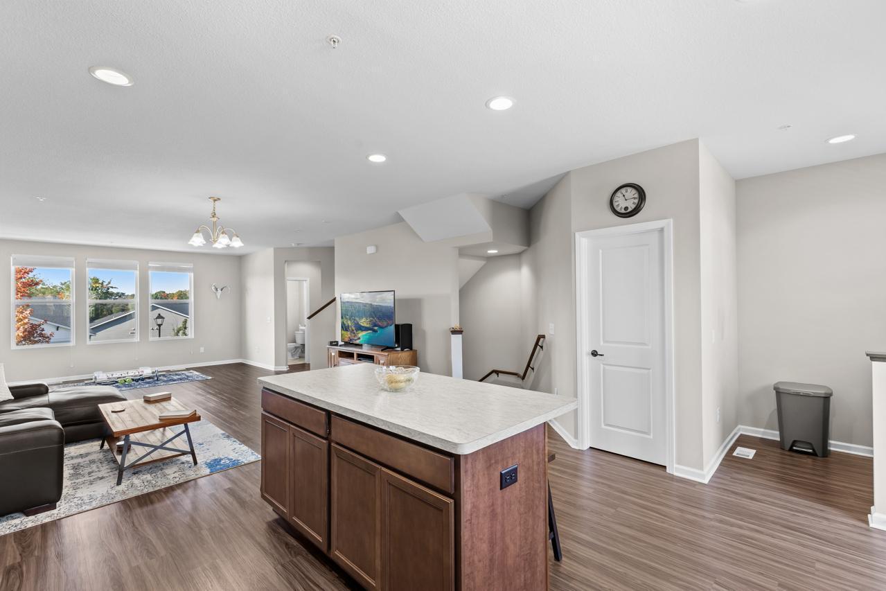 5248 Hampton Street NE