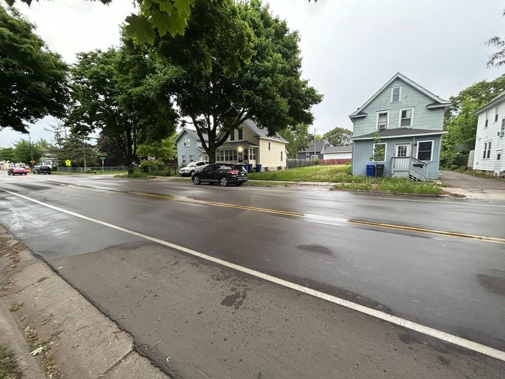 Photo of 562 Western Avenue N, Saint Paul, MN 55103 (MLS # 7002389)