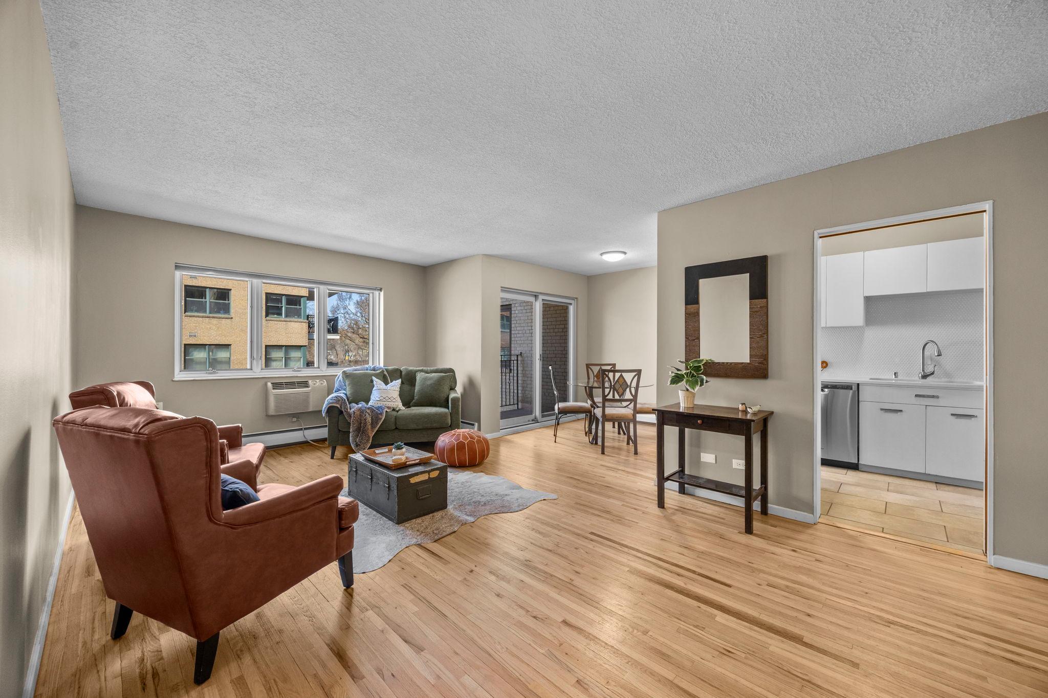 2928 Dean Parkway 3E