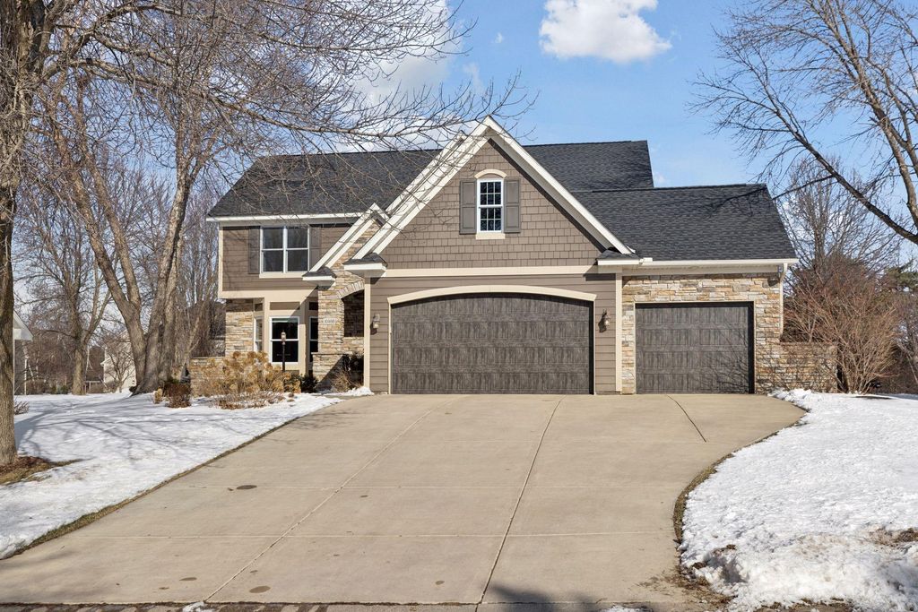 Photo of 10488 Raleigh Road, Woodbury, MN 55129 (MLS # 7026782)