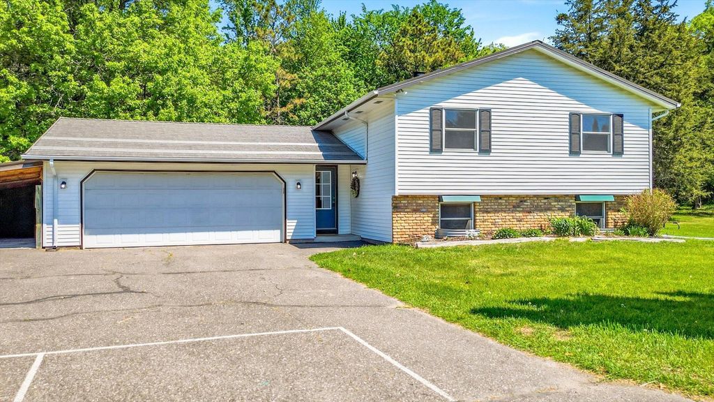 Photo of 4480 Fawn Lake Drive, Stacy, MN 55079 (MLS # 7081349)