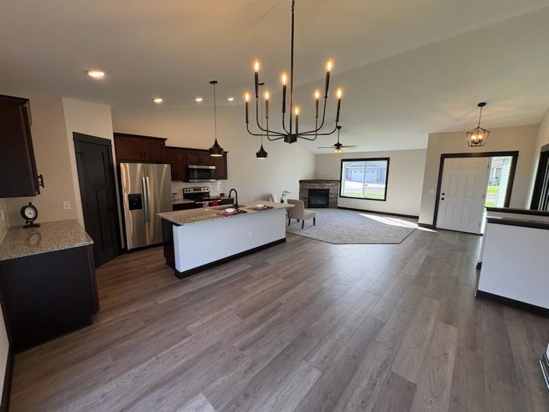 320 Stoneridge Lane NE