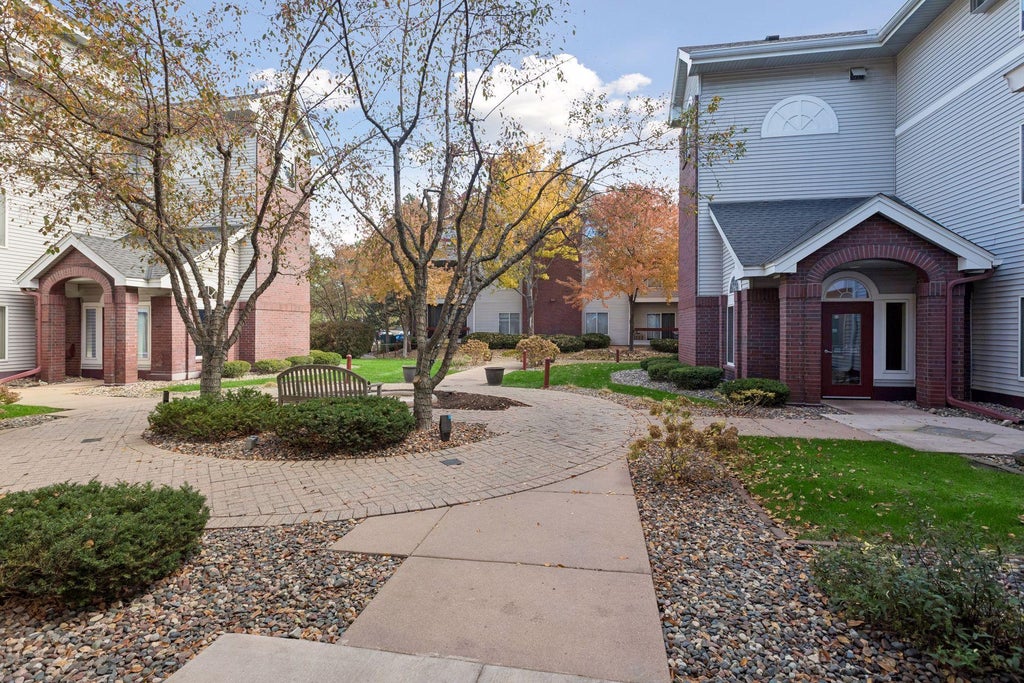 Photo of 7500 Edinborough Way #3304, Edina, MN 55435 (MLS # 7163270)