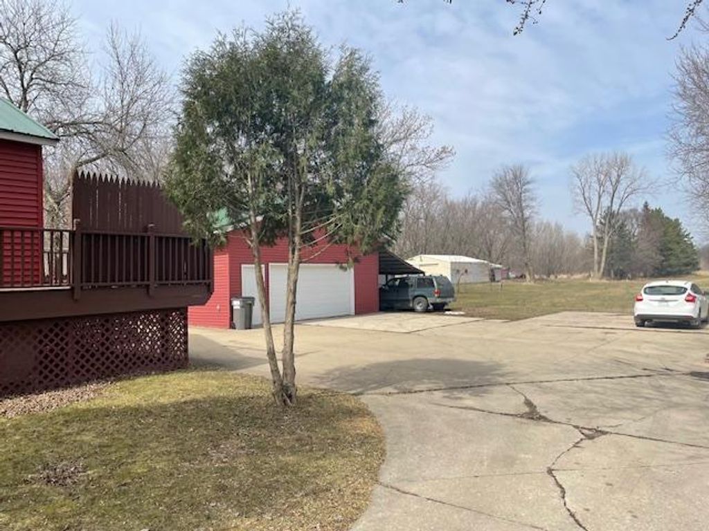 Photo of 1401 30th Avenue NE, Austin, MN 55912 (MLS # 7043102)