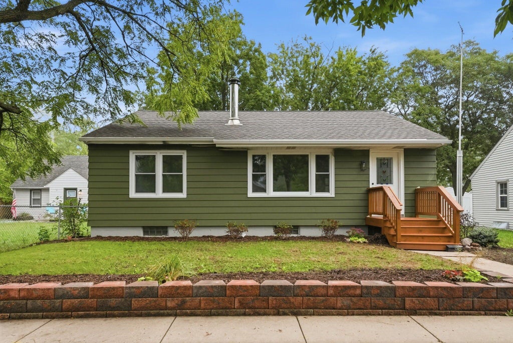 Photo of 1020 15th Avenue S, Saint Cloud, MN 56301 (MLS # 7153988)