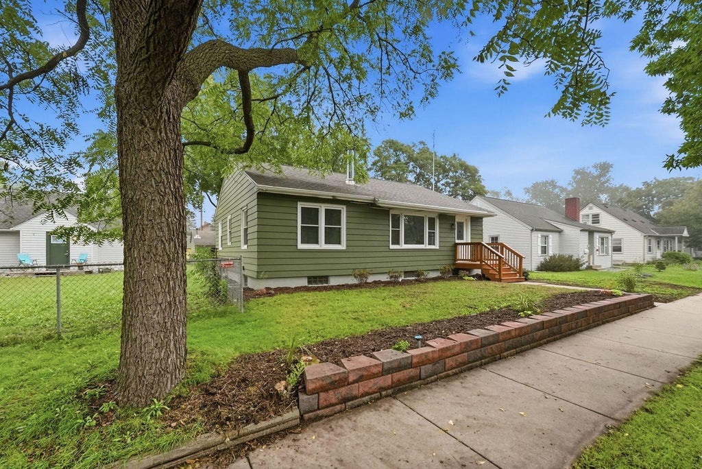 Photo of 1020 15th Avenue S, Saint Cloud, MN 56301 (MLS # 7153988)