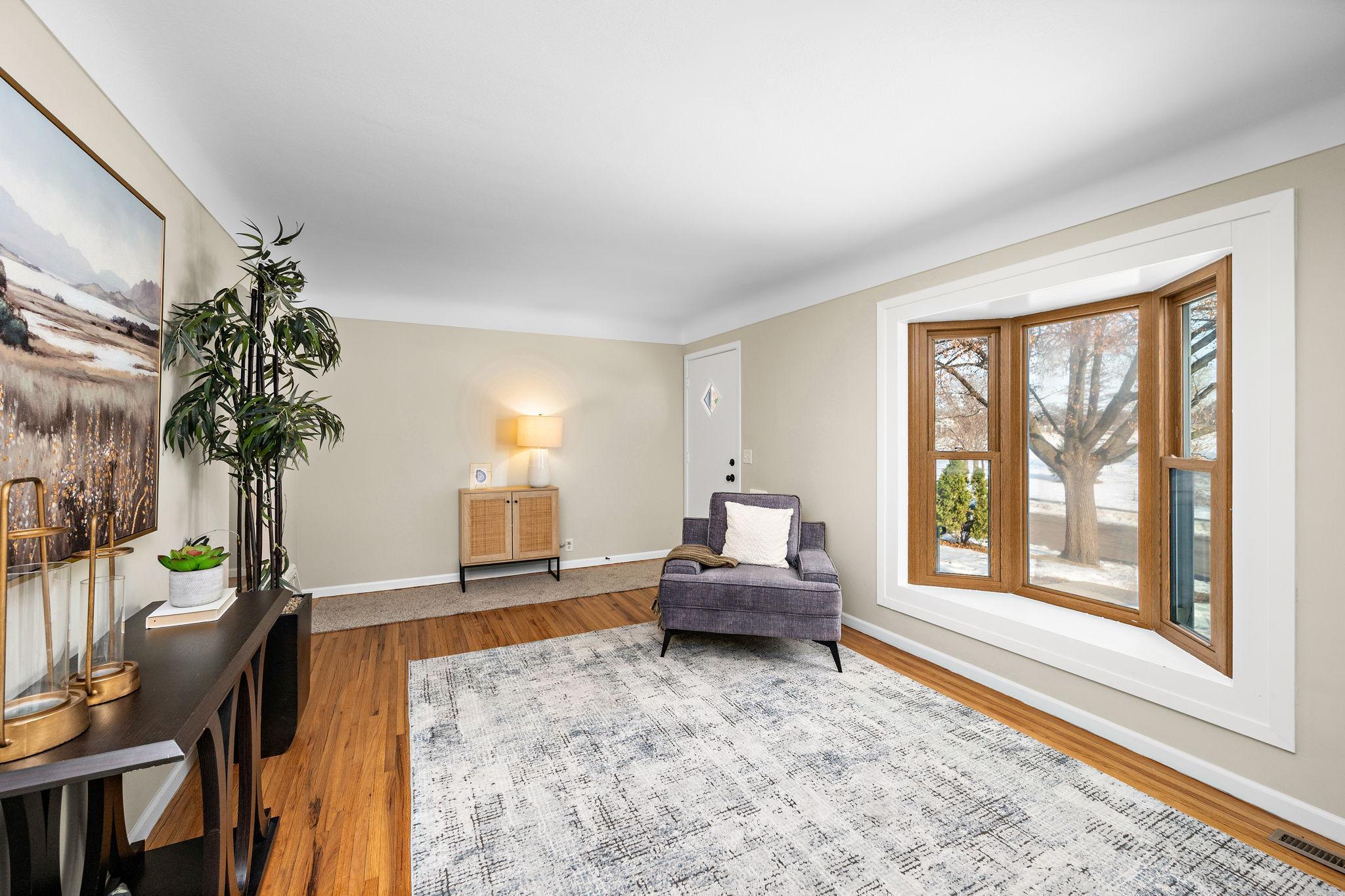 3332 Webster Avenue S