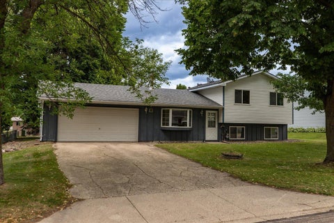 Photo of 660 24th Street NE, Owatonna, MN 55060 (MLS # 7094863)