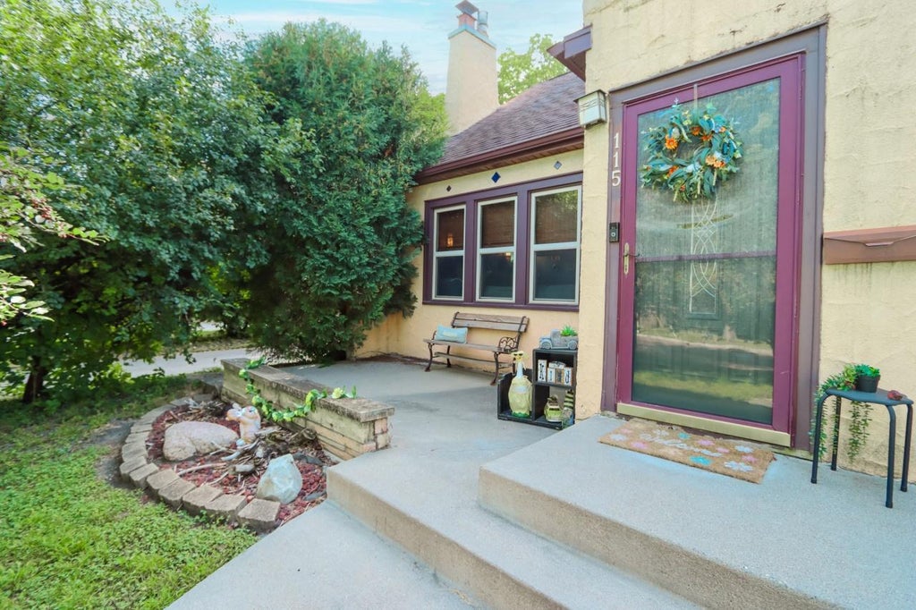 Photo of 115 Hinckley Street, Mankato, MN 56001 (MLS # 7135841)