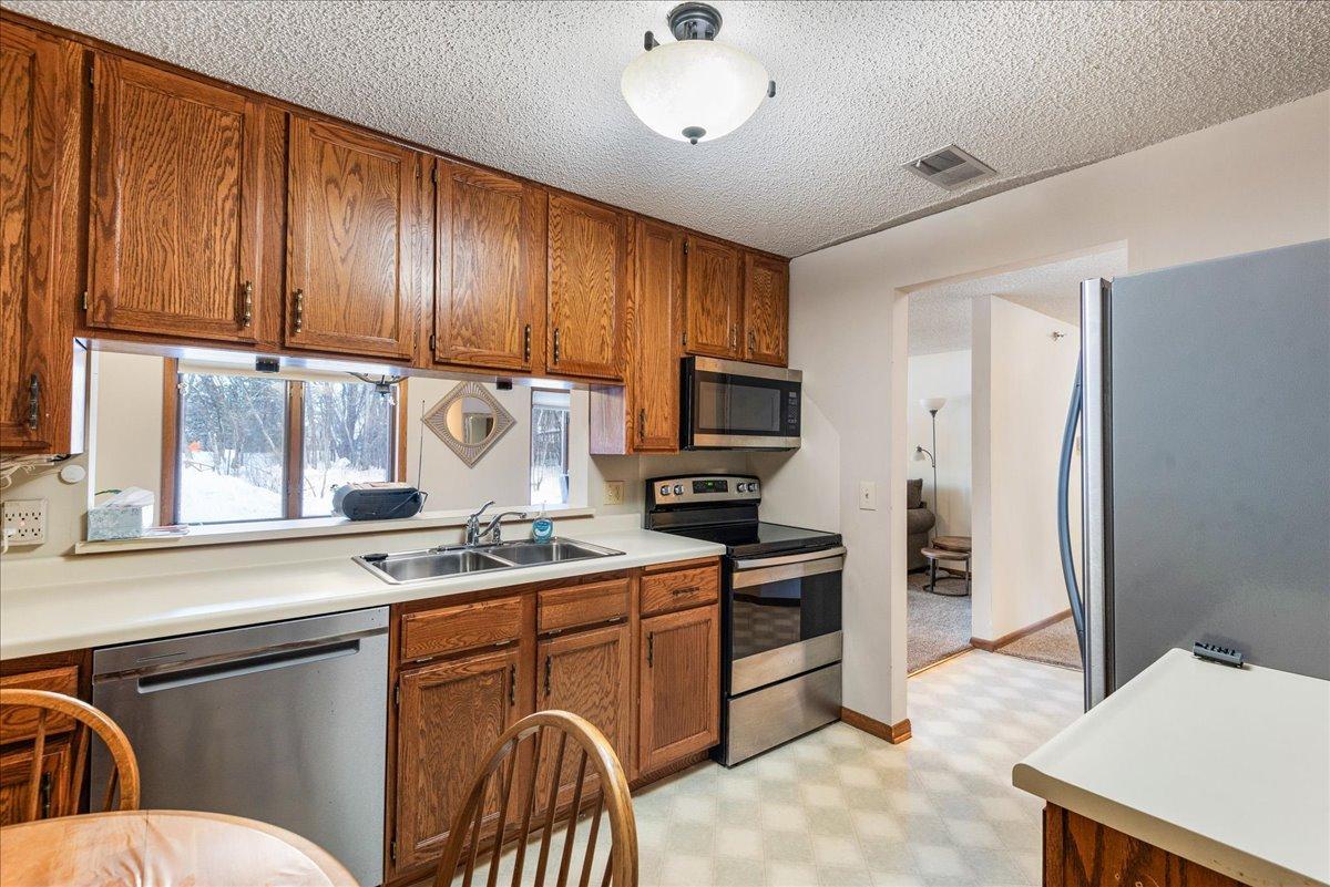 4035 Victoria Street N 110