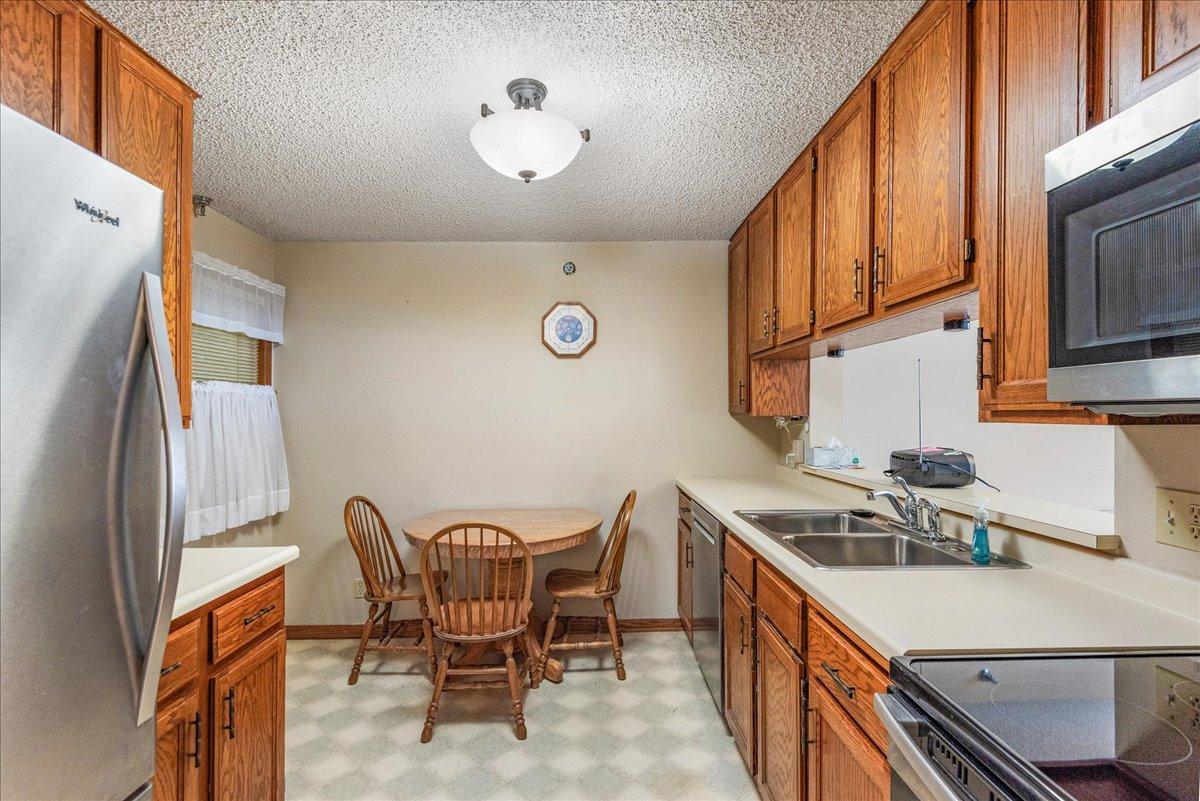 4035 Victoria Street N 110