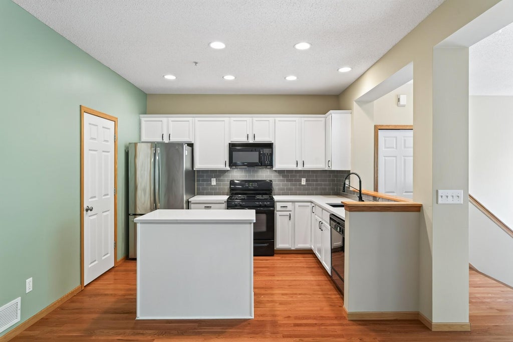 Photo of 13749 54th Avenue N, Plymouth, MN 55446 (MLS # 7101317)