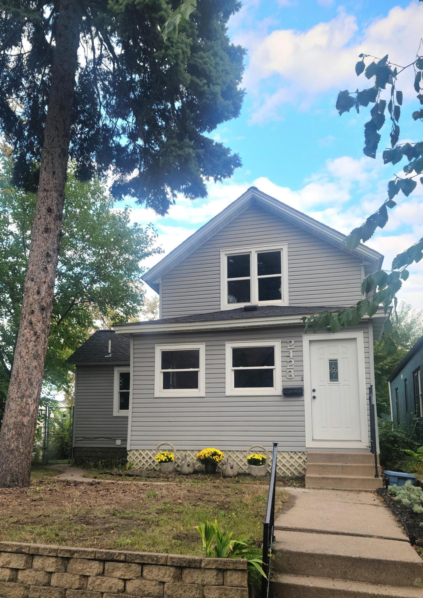 2423 Quincy Street NE