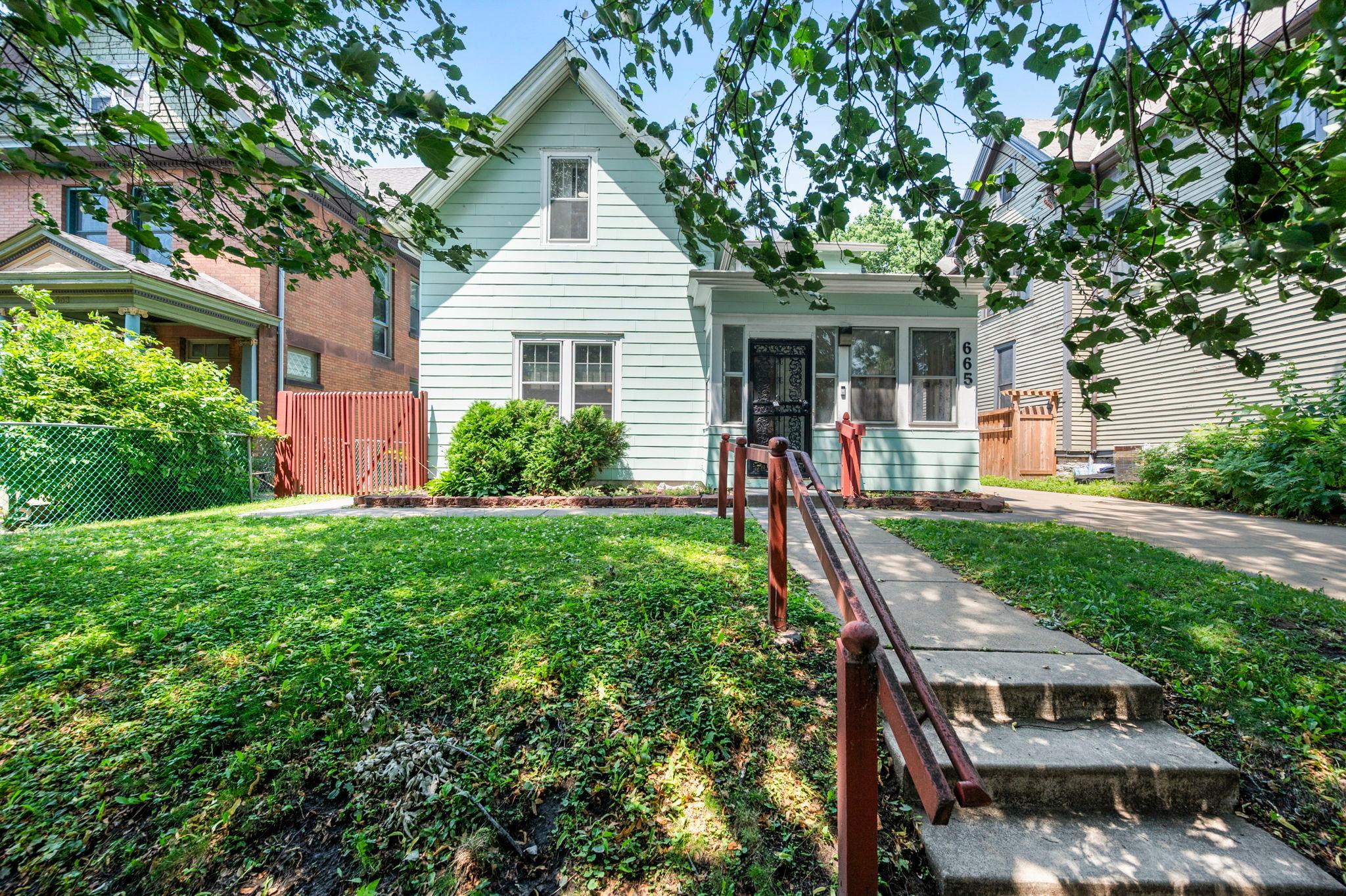 665 5th Street E