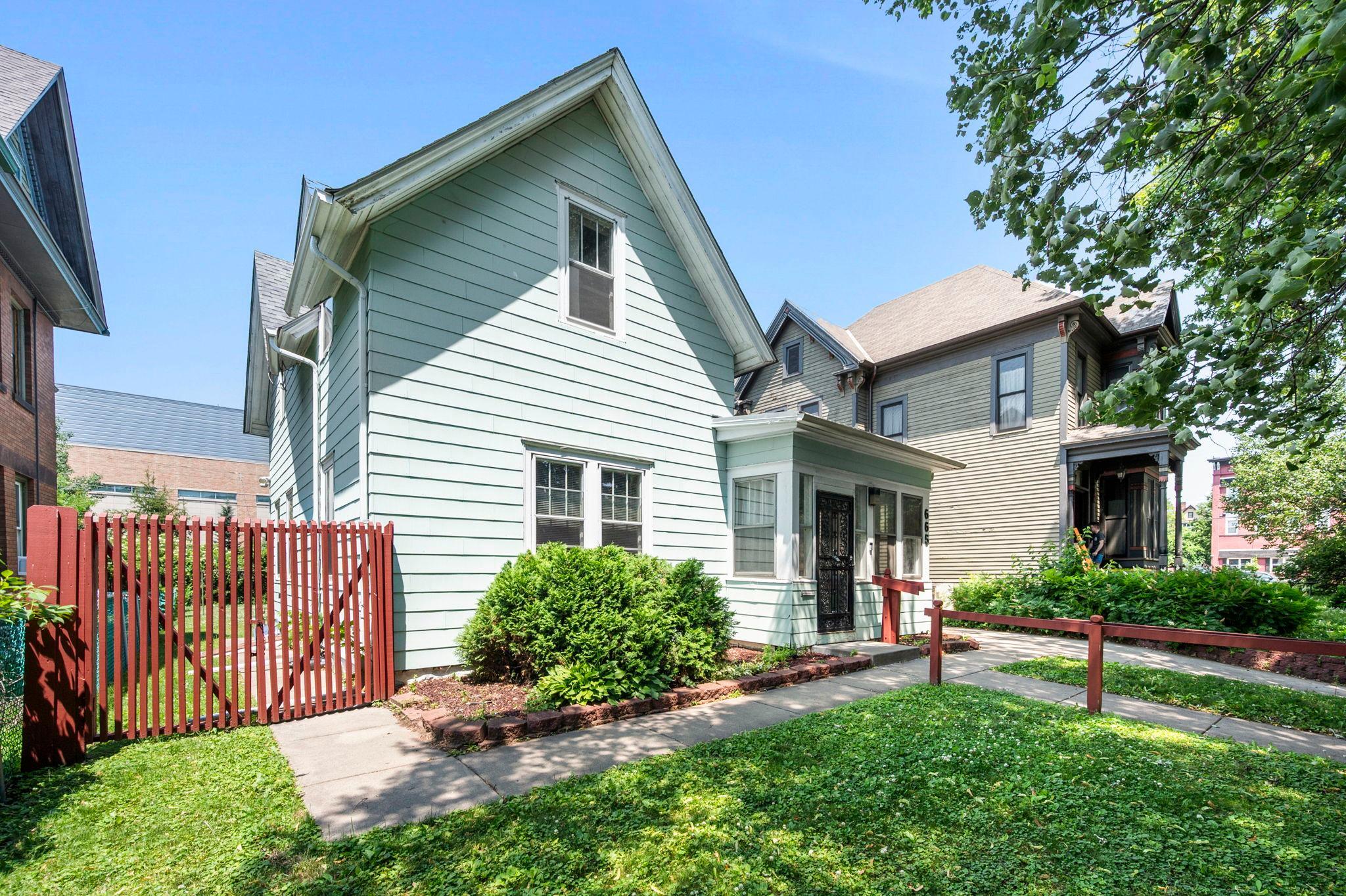 665 5th Street E