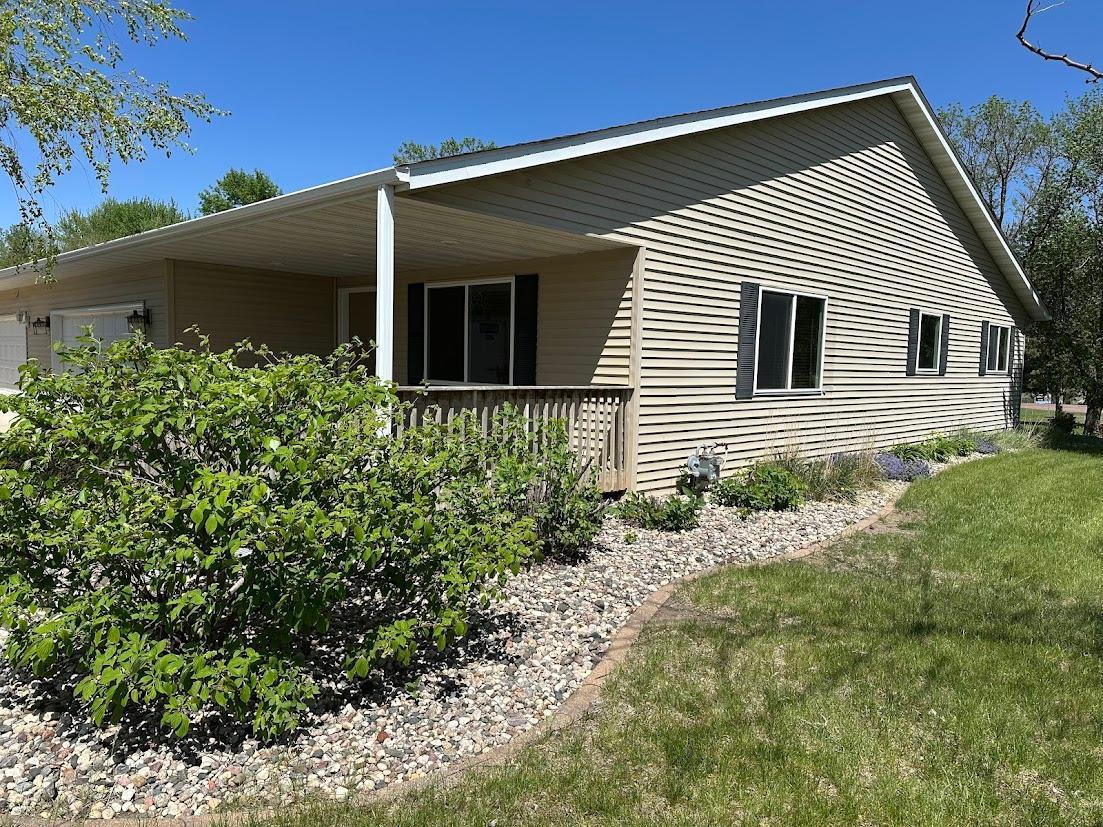 413 River Bluff Drive - Photo 2