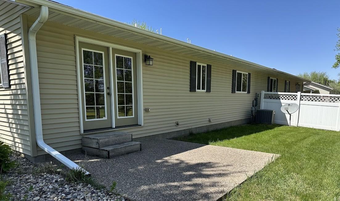 413 River Bluff Drive - Photo 3