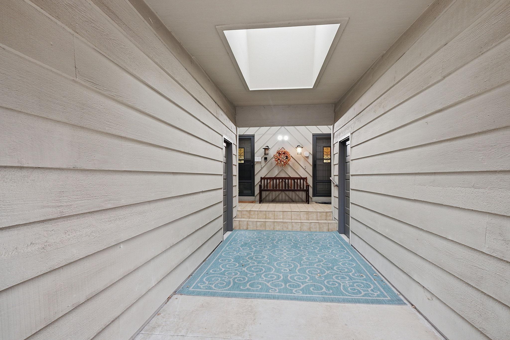 1289 Black Oaks Court N