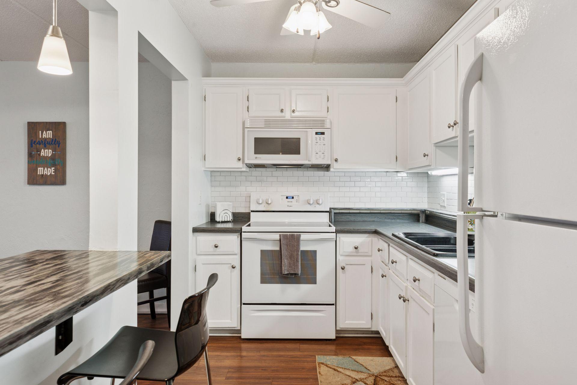 10501 Cedar Lake Road 206