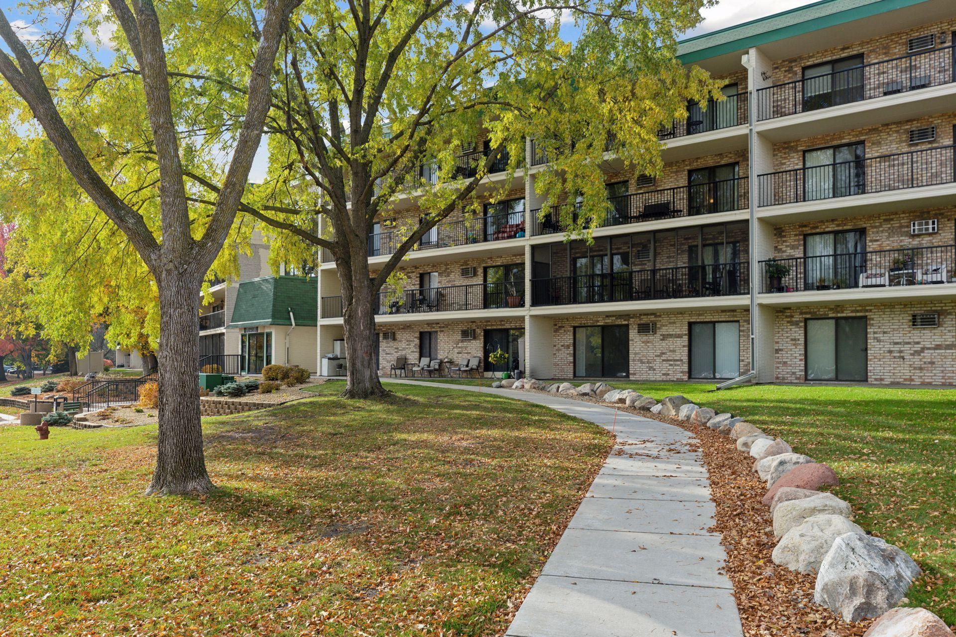 10501 Cedar Lake Road 206