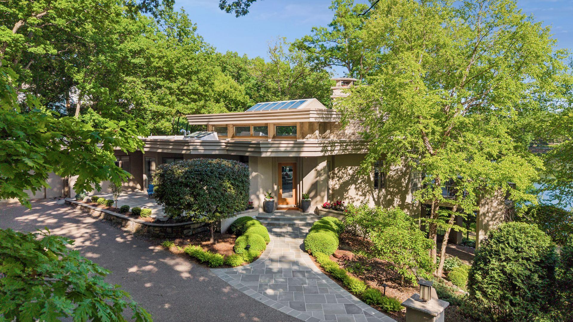 6504 Stauder Circle