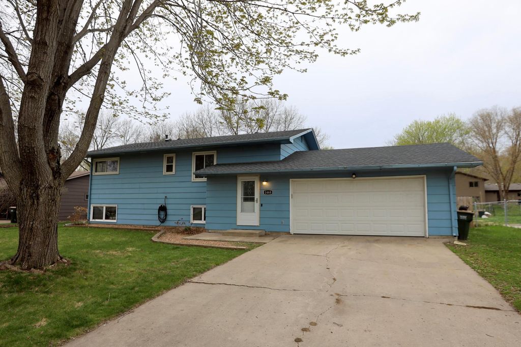 Photo of 1468 Loren Street, Saint Peter, MN 56082 (MLS # 7062758)