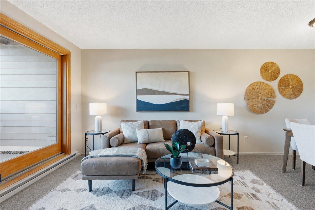 2425 E Franklin Avenue 212