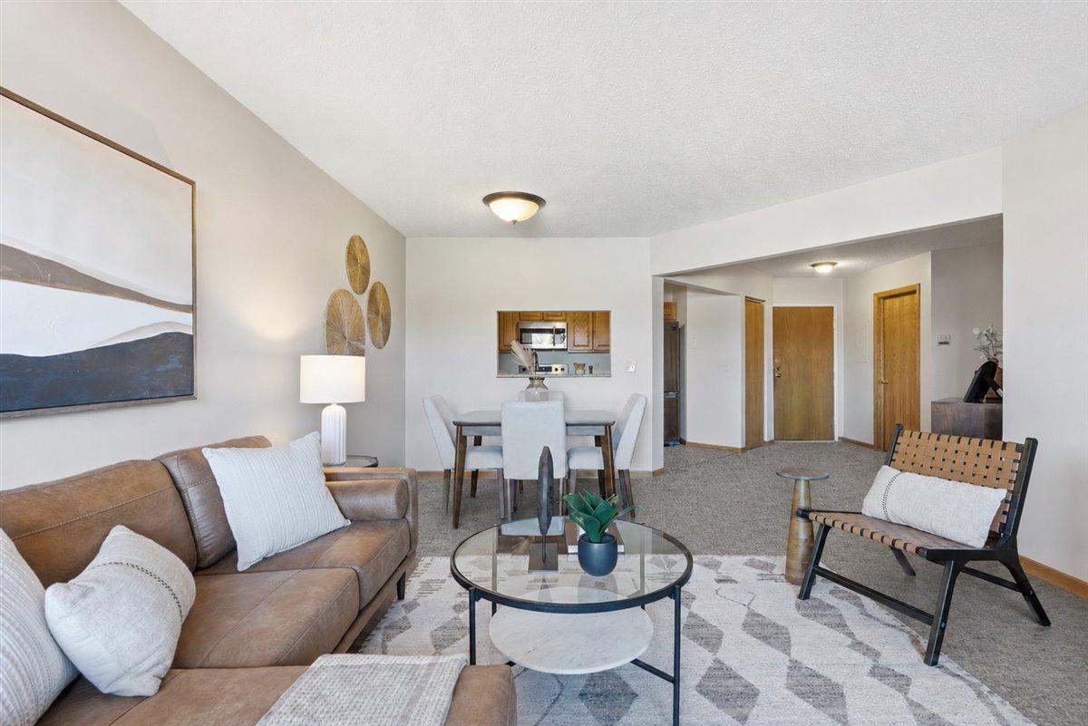 2425 E Franklin Avenue 212