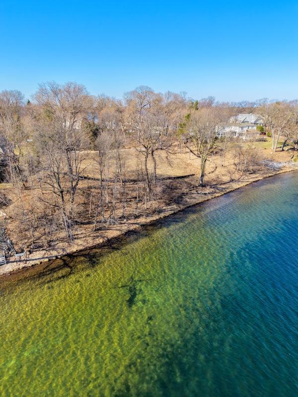 2515 Manitou Island
