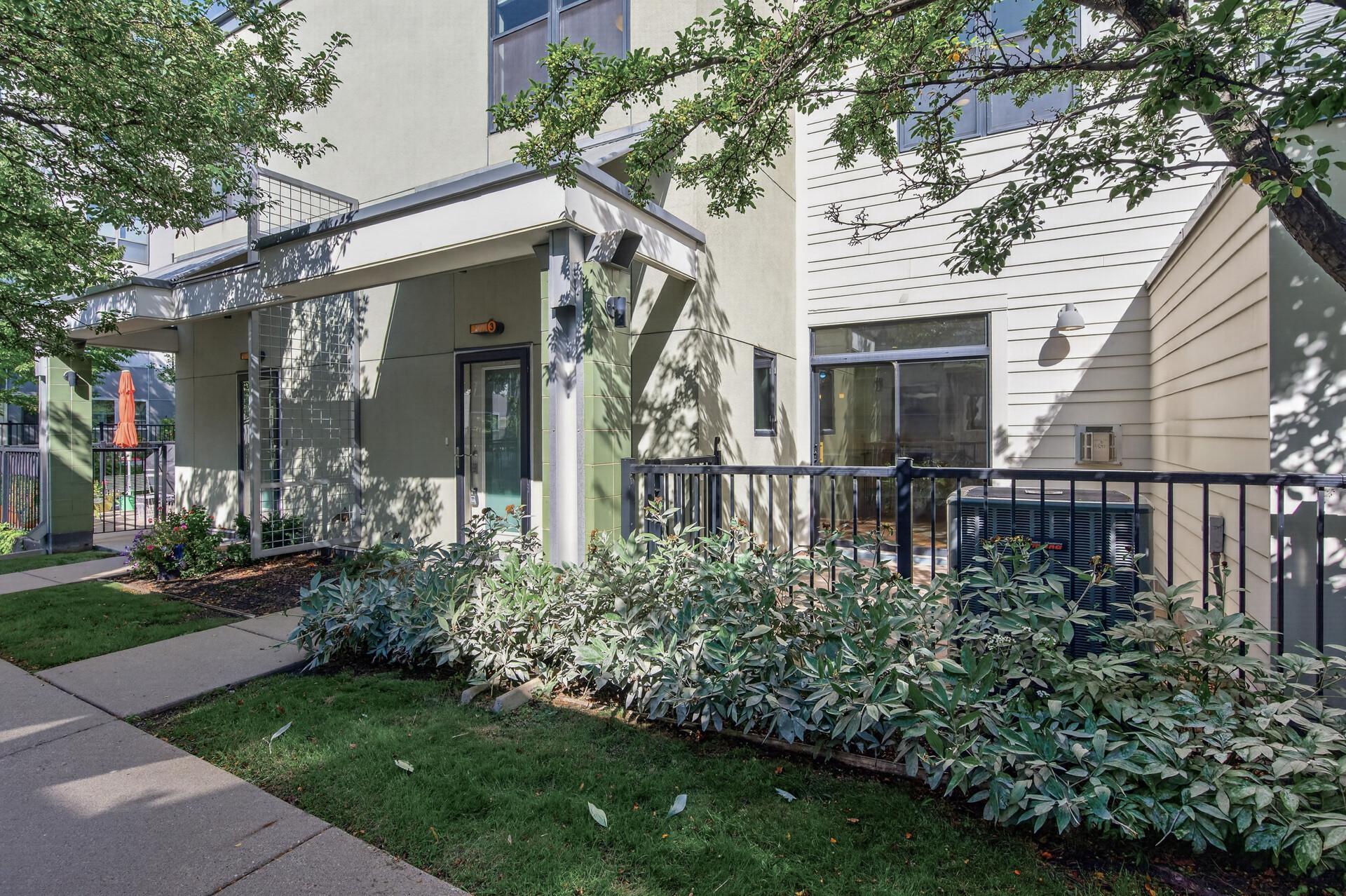 2818 Aldrich Avenue S 103