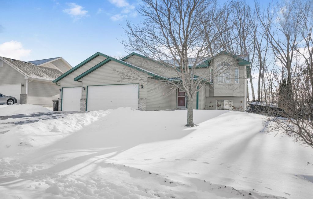 Photo of 712 Buffalo Hills Street, Buffalo, MN 55313 (MLS # 7002148)