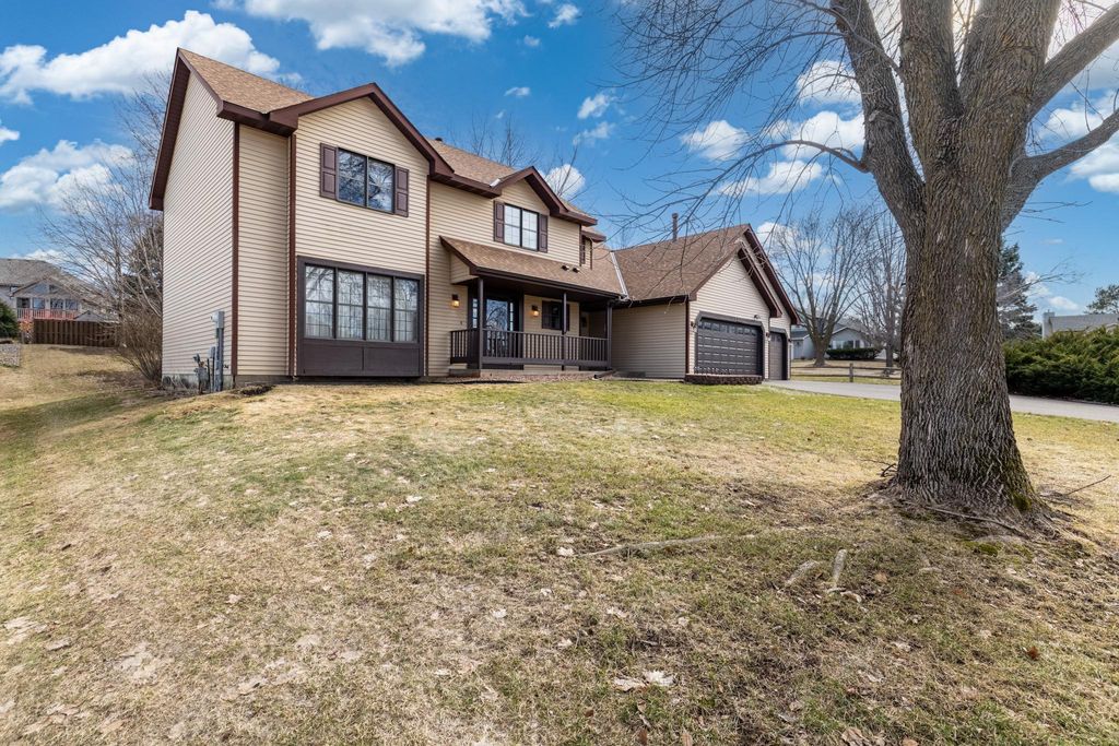 Photo of 1707 Thornhill Lane, Woodbury, MN 55125 (MLS # 7037268)