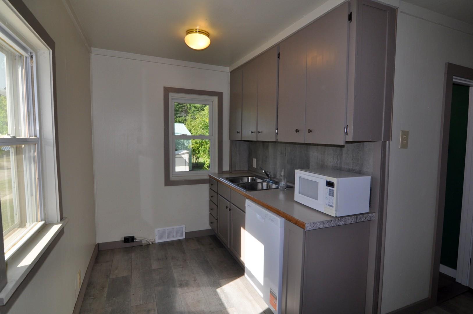 10 Hillside Avenue NW