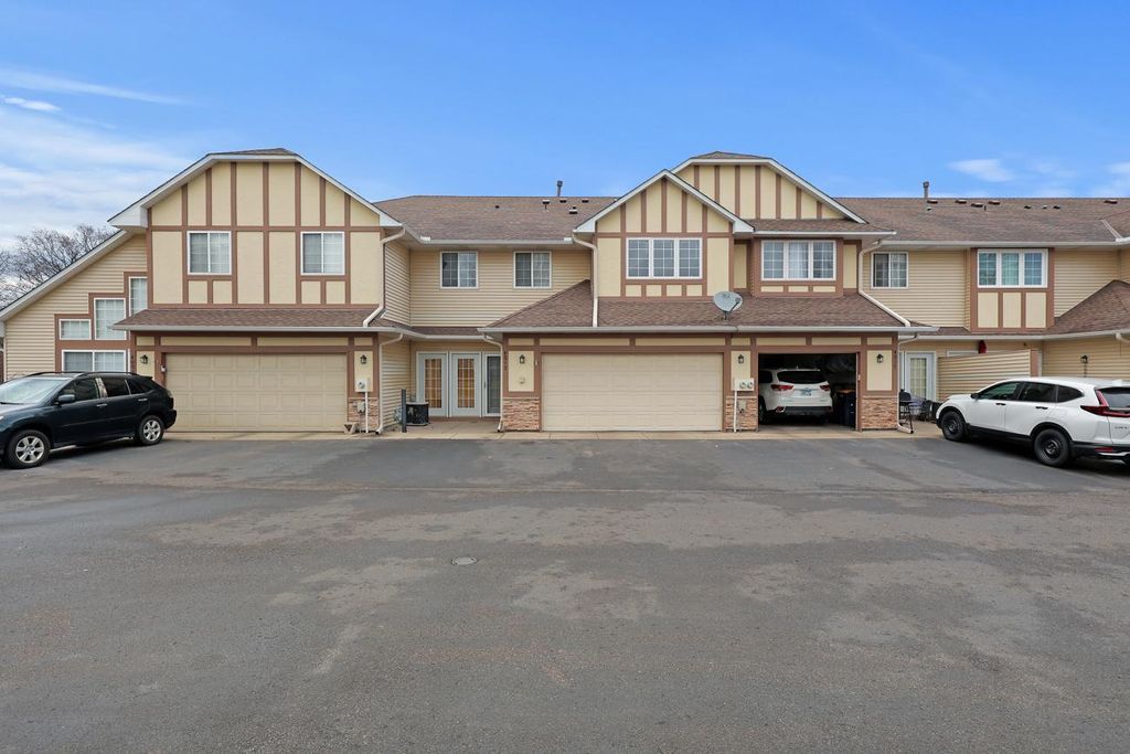 Photo of 4013 Meadowlark Curve, Eagan, MN 55122 (MLS # 7060393)