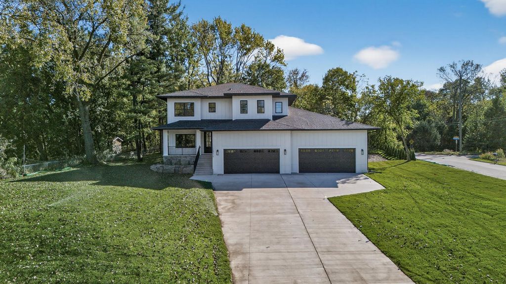 Photo of 14329 Prince Place Pl, Minnetonka, MN 55345 (MLS # 6807769)