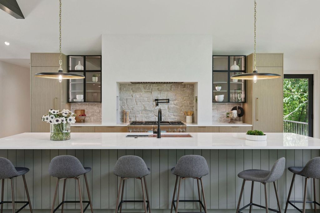 Photo of 6608 Pawnee Road, Edina, MN 55439 (MLS # 7008104)