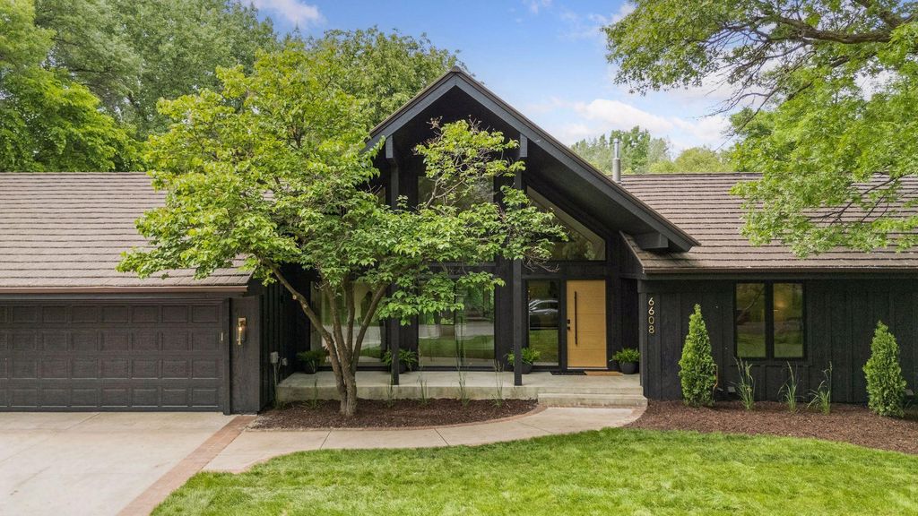 Photo of 6608 Pawnee Road, Edina, MN 55439 (MLS # 7008104)