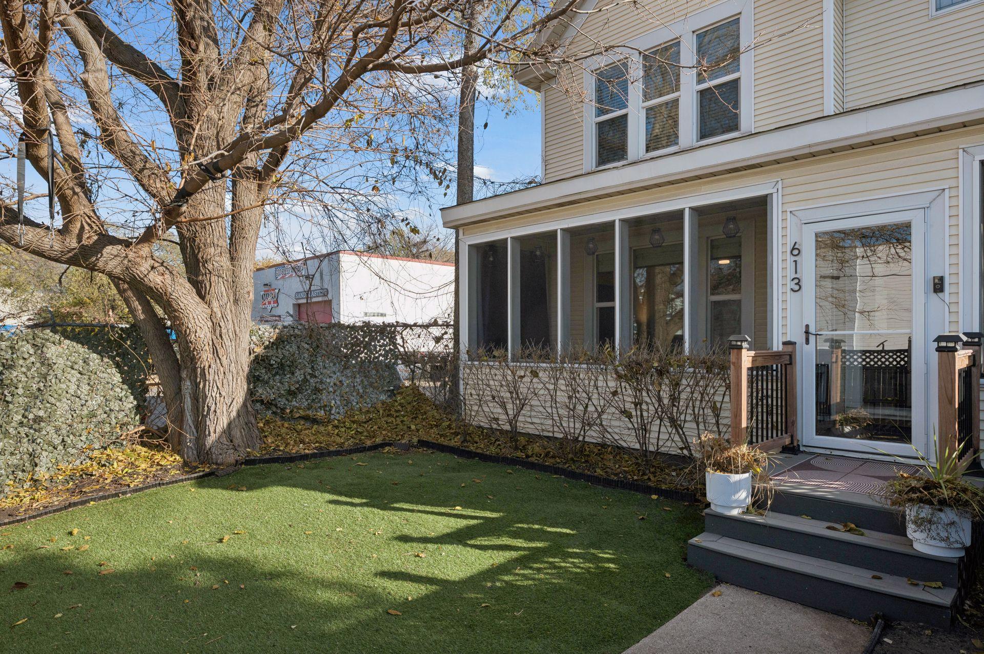 613 Harrison Street NE